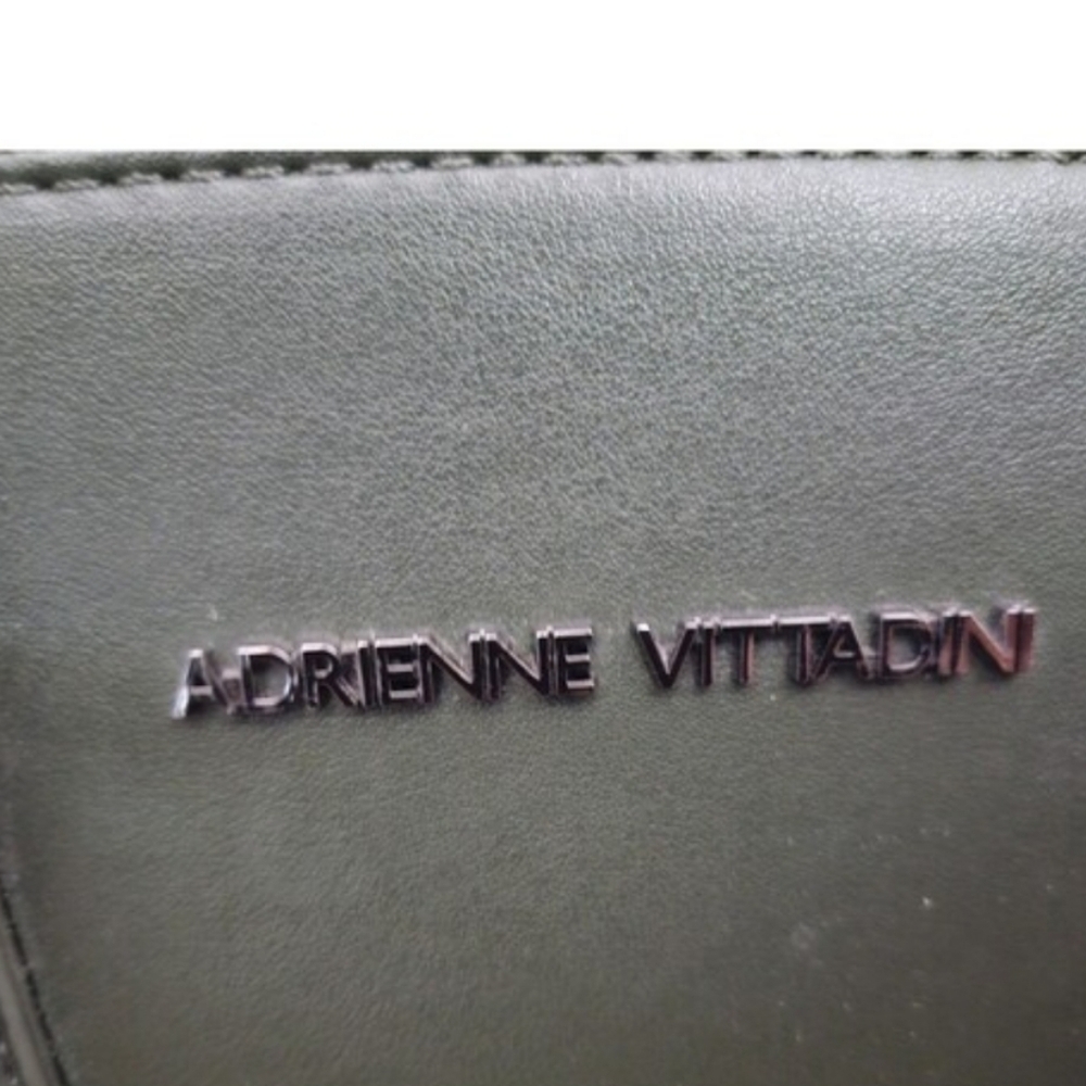 Adrienne Vittadini Women's Green Casual Chic Leather handbag. - Picture 12 of 15